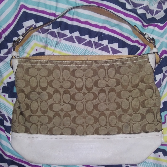 BARELY USED COACH PURSE - Picture 1 of 4